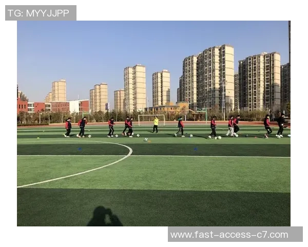 提升足球技能的全面培训课程设计与实施指南 提升足球技能的全面培训课程设计与实施指南