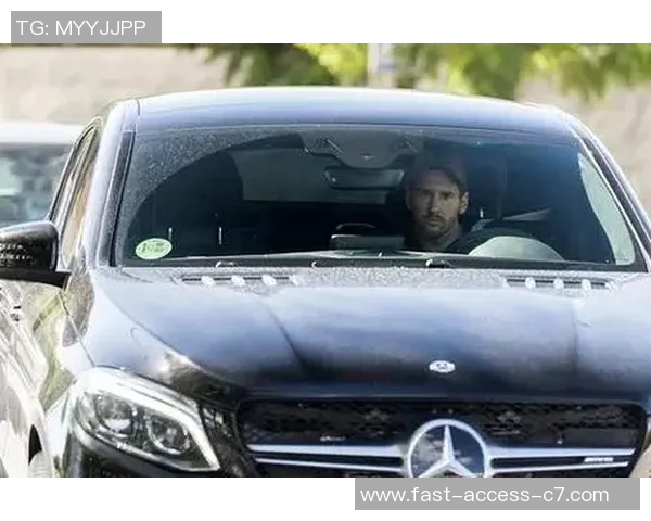 足球明星与豪车的完美结合揭示奢华生活背后的故事与魅力